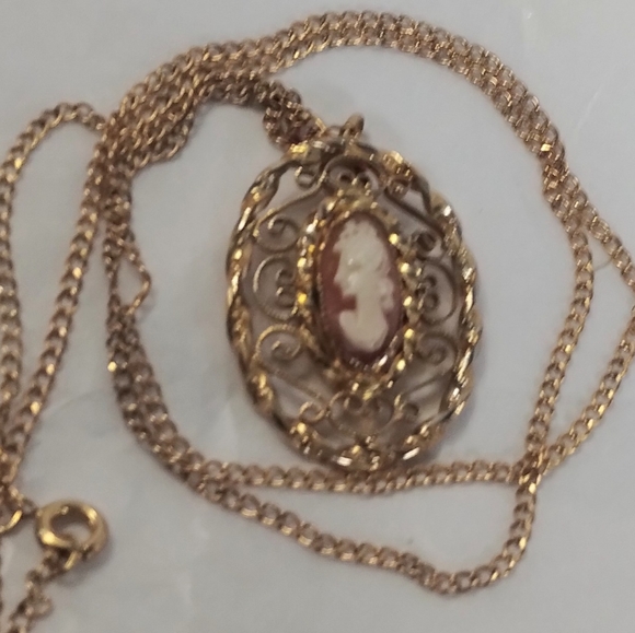 Vtg 14k GE Shell Cameo Uncas Necklace - Picture 2 of 4